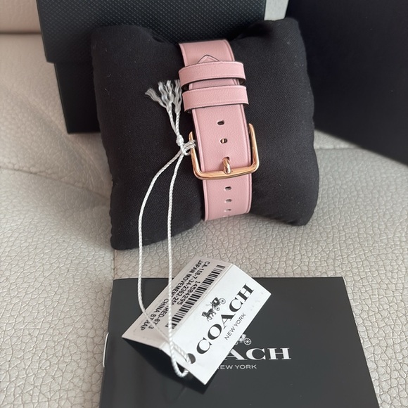Brand New Coach Elliott Elegant & Sophisticated Watch. Full inclusion - Picture 2 of 8